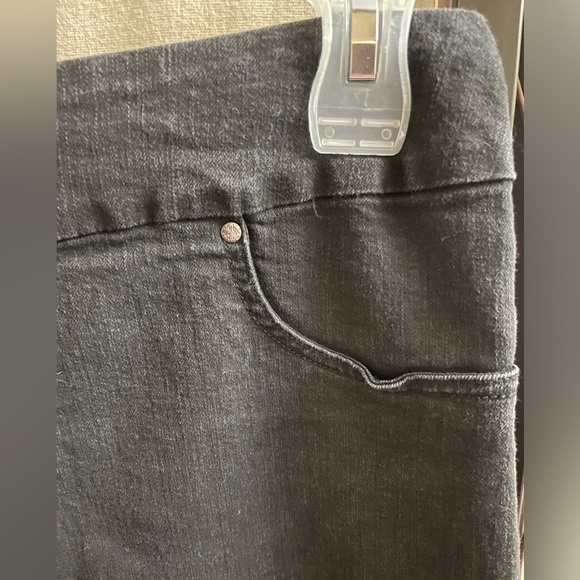 ⬇️ 2/$20.00 ⬇️ Reitmans Size 13 Black/Grey Pull On Slim Jeans. - Picture 3 of 8